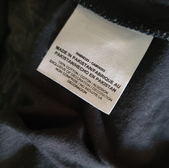 Nike - Black V-Neck T-Shirt - Size S - Picture 6 of 7